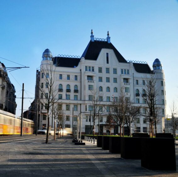 Wellisch-palota: A homlokzat a beruházás után