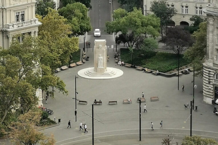 Vértanúk tere: A felújított tér